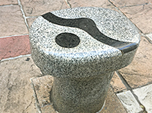 닻 모양을 본뜬 볼라드