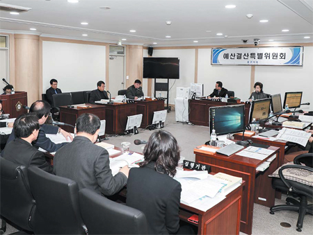 중구의회 예산결산특별위원회는 11월 26일∼12월 20일 2019년 예산안 등을 심의 의결했다.