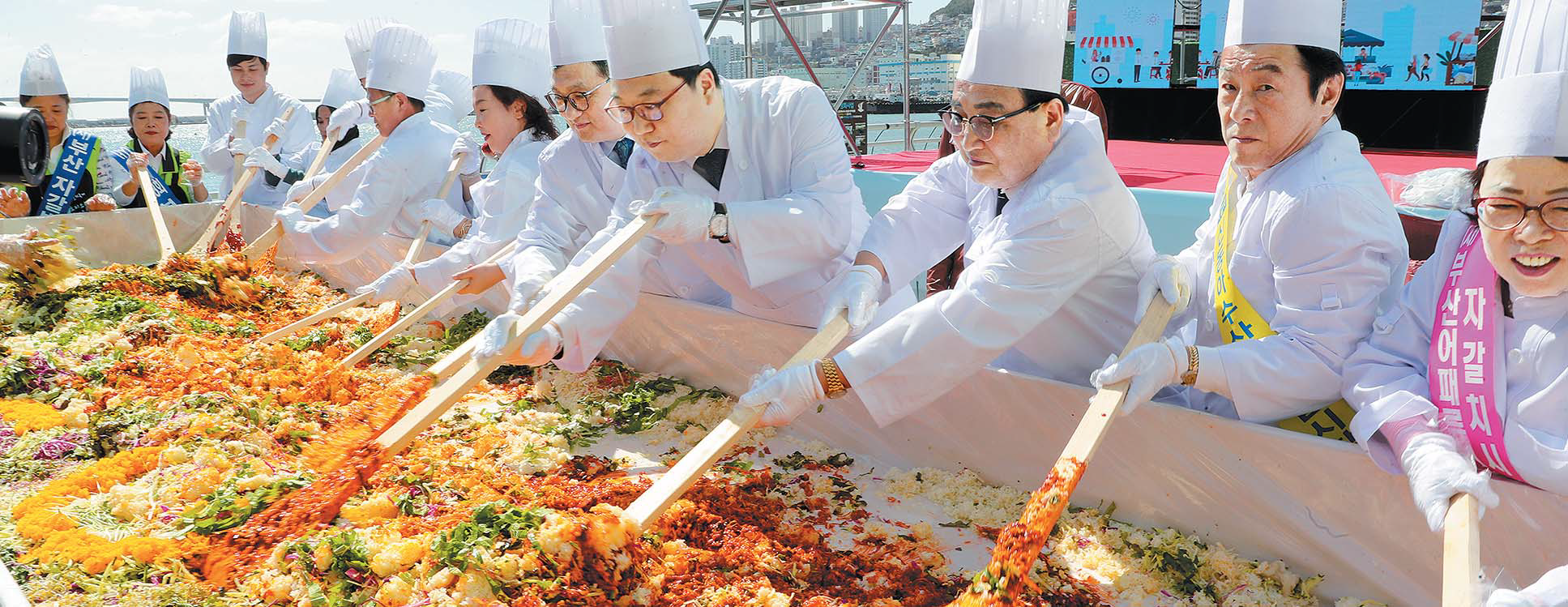 자갈치축제 (1) 2800인분 회비빔밥 도전