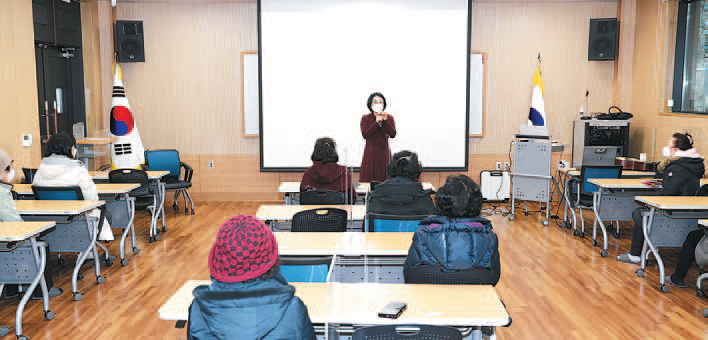평생학습관 신년맞이 지식창고 강좌 인기