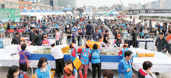 이 가을，축제의 향기에 취하다