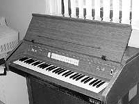 전문수씨，추억의 풍금 기증