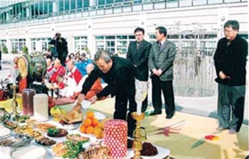 사진뉴스 Top 4 - 자갈치시장 번영기원 `용왕제'