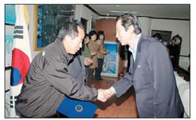 사랑 담은 장학금 전달 `봇물'