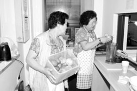 뻥튀기， 노인택배 등 노인일자리 확대