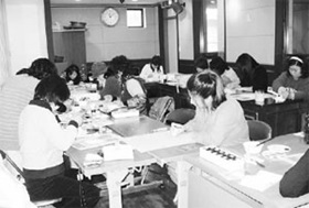 색소폰， 수지침도 배운다