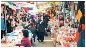 재래시장 살리기 `팔 걷어'