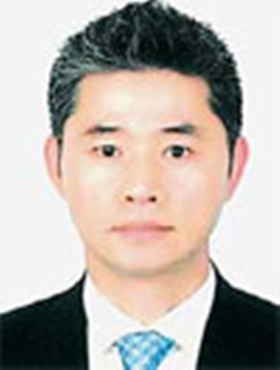김필곤씨， 문고회장으로 선출