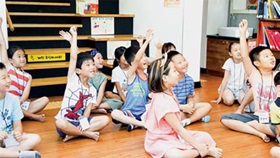 아이 손잡고 놀러가는 `도서관'