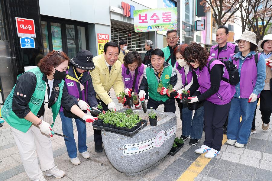 제81회 식목일 기념 꽃심기 행사 3