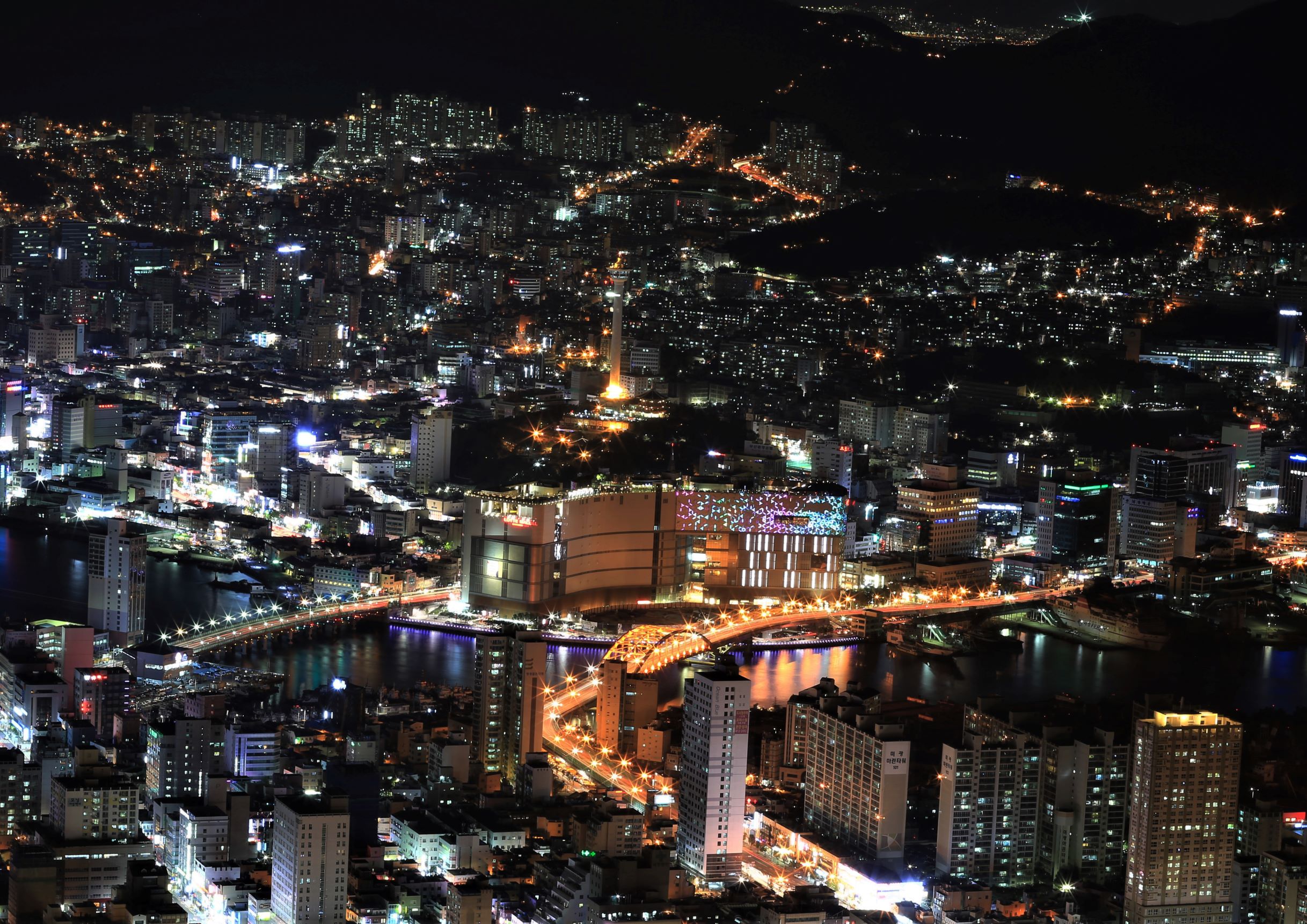 2022년 중구 전통시장 상인회와 함께하는 광복동 사진 공모전 입선(광복로 야경) 1